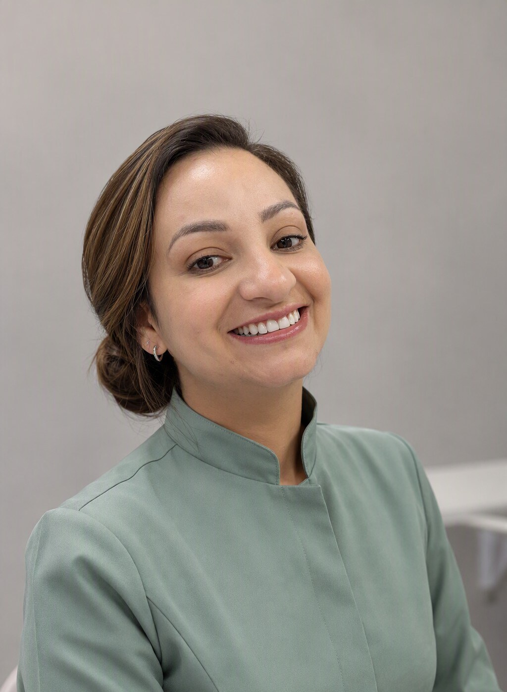 Dra. Andréia Castro — Especialista em Implantodontia